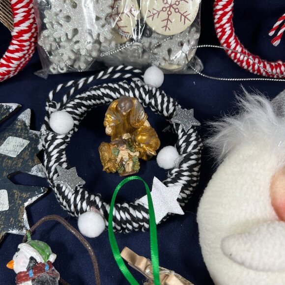 Assorted Christmas Ornaments Set Of 10+ Including Santa Snowman Wreaths & Angel - Picture 4 of 10